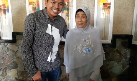 Cawagub Jabar Dedi Mulyadi kedatangan tamu Mak Icih