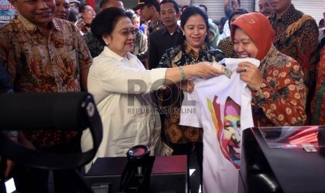 Wali Kota Surabaya Tri Rismaharini bersama Ketum PDIP Megawati Soekarnoputri.