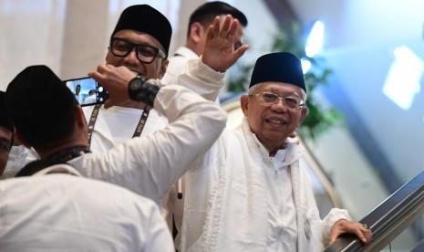 Cawapres nomor urut 01 Ma'ruf Amin menghadiri debat capres putaran keempat di Hotel Shangri La, Jakarta, Sabtu (30/3/2019).