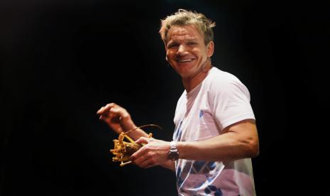 Celebrity Chef Gordon Ramsay sempat menyelam di jalur hiu putih saat syuting di Tasmania pada akhir 2019.