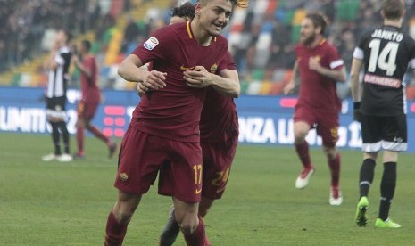 Cengiz Under.