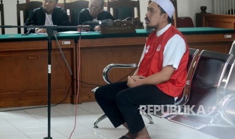 CEO Abu Tours Hamzah Mamba menjalani sidang putusan di Pengadilan Negeri Makassar, Sulawesi Selatan, Senin (28/01/2019).