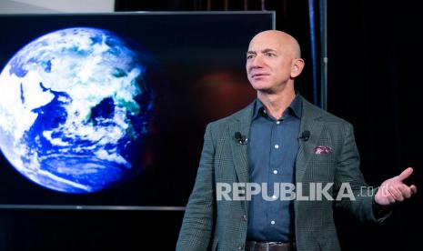 CEO Amazon Jeff Bezos, salah satu orang terkaya dunia.