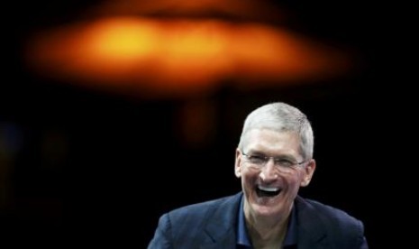 CEO Apple, Tim Cook, menyebut sebagian kerja secara virtual yang dijalani karyawannya bakal bertahan walau pandemi telah usai.