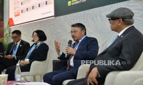 CEO of Pertamina New & Renewable Energy, John Anis saat memberikan pemaparan pada sesi CEO Climates Talks : Enhancing Ambition on Renewable Energy yang berlangsung di Paviliun Indonesia pada acara Conference of the Parties (COP) ke-29 dengan tema besar In Solidarity for a Green World yang diselenggarakan di Baku Olympic Stadium, Azerbaijan, Senin (11/11/2024).