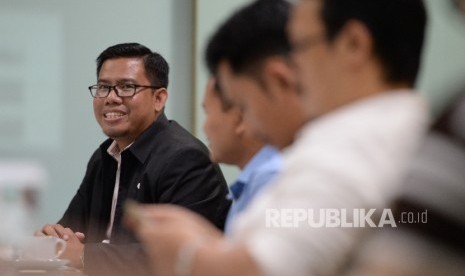 CEO Rumah Zakat Nur Efendi (kiri) bersama CMO Rumah Zakat Irvan Nugraha saat silaturahim ke Republika, Jakarta, Kamis (12/1).