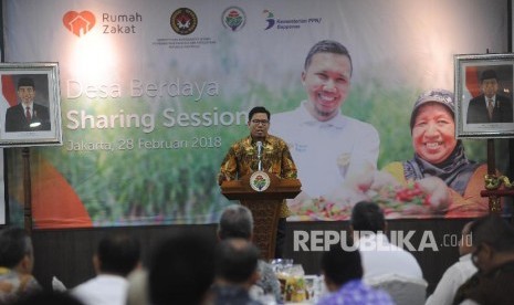 CEO Rumah Zakat Nur Efendi memberikan sambutan dalam acara Desa Berdaya Sharing Session di Operational Room, Kementrian Desa Pembangunan Daerah Tertinggal, dan Transmigrasi, Jakarta, Rabu (28/2).