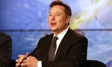 CEO Tesla Elon Musk membeli 9,2 persen saham di Twitter dan menjadikannya pemegang saham individu terbesar di platform media sosial tersebut.