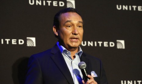 CEO United Airlines Oscar Munoz.