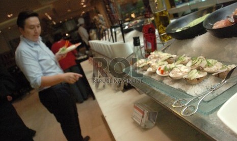 Cerdas memilih makanan saat berbuka puasa akan berdampak baik bagi kesehatan tubuh.