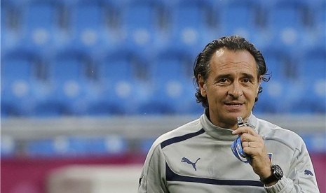  Cesare Prandelli 