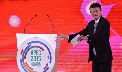 Chairman Alibaba Group Jack Ma berbicara tentang inovasi dan kekuatan berpikir pada Konferensi Tingkat Tinggi Kerja Sama Ekonomi Asia Pasifik (APEC) di Manila, Filipina, Rabu (18/11).