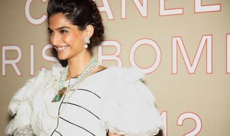 Chanel, brand favorit bintang Bollywood Sonam Kapoor 