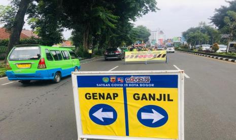 Check point ganjil-genap di Terminal Baranangsiang, Kecamatan Bogor Timur, Kota Boogr, Sabtu (21/1). (ilustrasi)