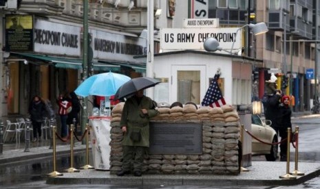 Checkpoint Charlie di Jerman diduga akan menjadi sasaran penyerangan kelompok ISIS. 