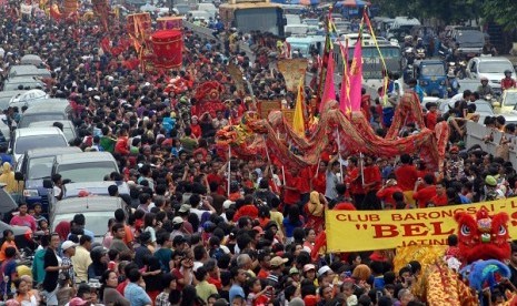 Chinese Indonesians hold a parade to celebrate Cap Go Meh in Jakarta on Sunday or 15 days after the Chinese New Year 2562. (illustration) 