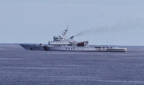 Chinese patrol ship Haixun 01 is pictured during a search for the missing Malaysia Airlines flight MH370, in the south Indian Ocean April 5, 2014, in this photo courtesy of China News Service.