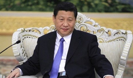 Chinese President Xi Jinping speaks to US Treasury Secretary Jacob Lew (not pictured) during their meeting at the Great Hall of the People in Beijing March 19, 2013. 