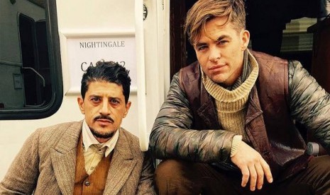 Chris Pine dan Taghmaoui di lokasi syuting Wonder Women