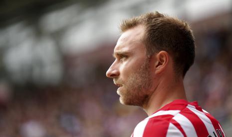 Gelandang Brentford, Christian Eriksen. Tottenham Hotspur dan Manchester United dikabarkan tertarik memboyong Eriksen.