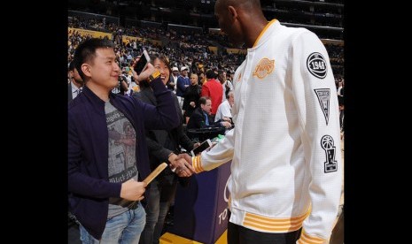 Christopher Tanuwidjaja saat menyaksikan laga-laga terakhir sebelum Kobe Bryant Pensiun tahun 2016 di Staples Center. 