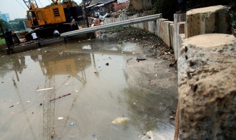 Ciliwung River is undergoing normalization. (illustration)