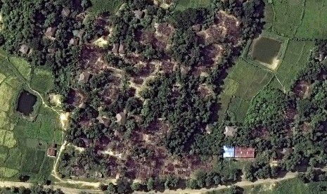 Citra satelit  DigitalGlobe yang dirilis oleh Human Rights Watch 21 November 2016, menunjukan kerusakan bangunan di desa Wa Peik, Maungdaw District, Myanmar dimana etnis Rohingya tinggal.