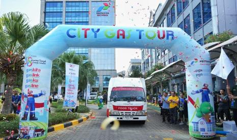 City Gas Tour melintas dengan food truck, mobil GasKu dan tim aktivasi untuk sosialisasi pemanfaatan gas bumi akan menyambangi perumahan-perumahan target market dan area publik.