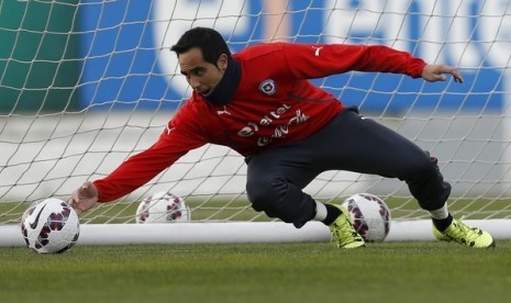 Claudio Bravo