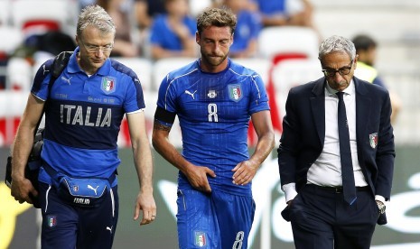 Claudio Marchisio (tengah).