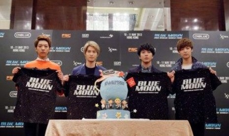 CNBlue mendonasikan penjualan kaus