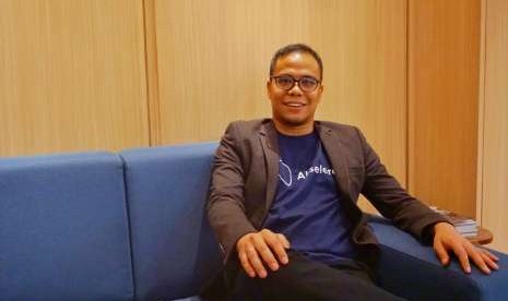 Co Founder & Chief Executive Officer Fintech  Akseleran Ivan Nikolas Tambunan menjelaskan kinerja perusahaan kepada Republika, Jumat, (3/8).