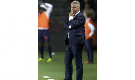 Coach Guus Hiddink of the Netherlands reacts during the Euro 2016 qualifying soccer match against the Czech Republic in Prague September 9, 2014.