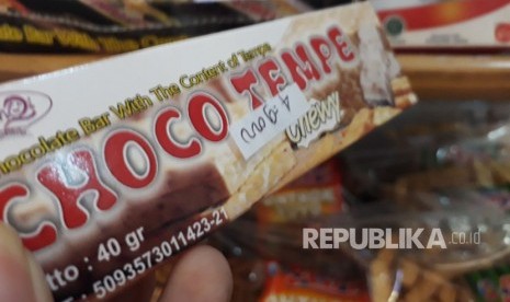 Cokelat tempe Binqi di Malang City Expo, Stadion Gajayana, Kota Malang, Rabu (11/4). 