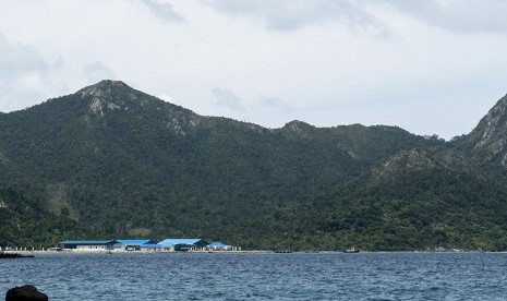 Cold Storage Unit Pengolahan Ikan Perum Perindo, Selat Lampa, Kabupaten Natuna, Kepulauan Riau.