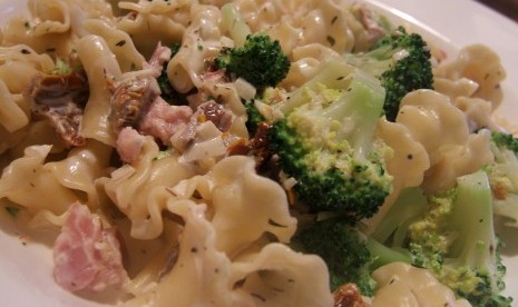 Creamy pasta salad.