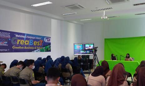 Creative Bussiness & Talent (CreaBest) Season 3 sukses digelar, Rabu (17/5/2023). Perusahaan startup Mandiri Digital Universe (MDU) atau NextOne bekerja sama dengan Kampus Digital Bisnis Universitas Nusa Mandiri (UNM) gelar CreaBesT season 3 di Aula UNM kampus Jatiwaringin, Jl. Raya Jatiwaringin No.2 Cipinang, Melayu, Makasar, Jakarta Timur.