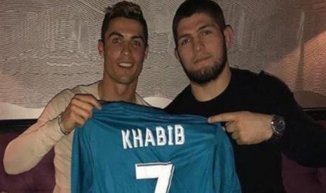 Cristiano Ronaldo dan Khabib Nurmagedov.