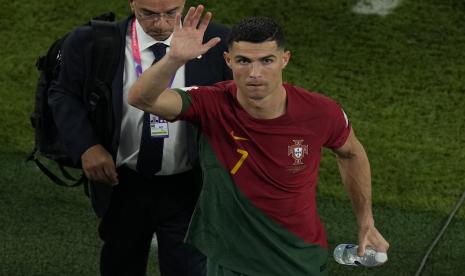 Cristiano Ronaldo dari Portugal.