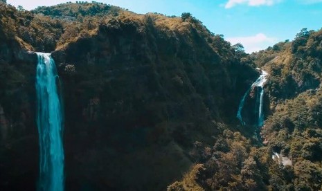 Curug Cikanteh, Ciletuh, Sukabumi, Jawa Barat.