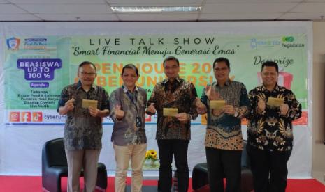 Cyber University melalui Program Studi (Prodi) Kewirausahaan berkolaborasi dengan PT Pegadaian Persero, sukses mengadakan kegiatan Open House dan Talkshow.