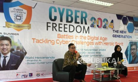 Cyber University menghadirkan Seminar Cyber Freedom dengan tema 