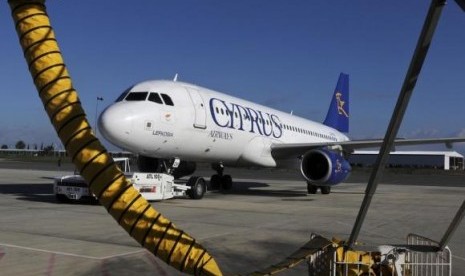 Cyprus Airways berhenti beroperasi.