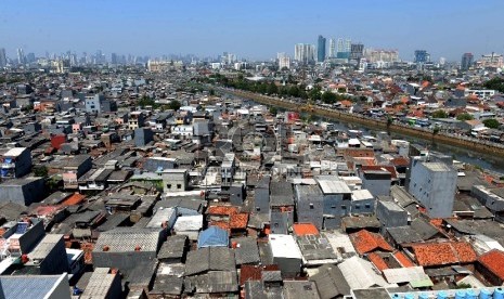 Kawasan pemukiman padat penduduk di Jakarta