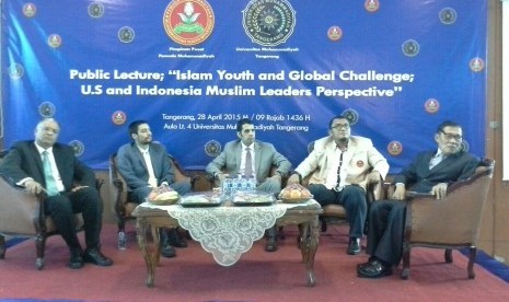 Dahnil Anzar saat kuliah umum bertajuk 'Islam Youth and Global Challenge; US and Indonesia Muslim Readers Perspective' di Aula Universitas Muhammadiyah Tangerang (UMT), Tangerang, Banten, kemarin.