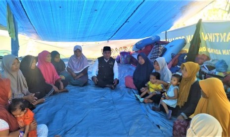 Dai Tangguh BMH berdakwah dari tenda ke tenda  yang dihuni para pengungsi  korban gempa Ambon.