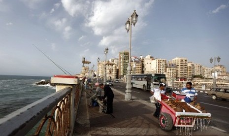 Daily life in the beach of Alexandria, Egypt. (file photo)  