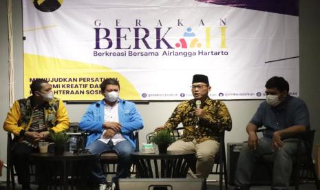 Dalam Dialog Gerakan BerkAH yang digelar di Bekasi, Kamis (23/12), puluhan mahasiswa-mahasiswi, dan anak muda dari berbagai komunitas berkumpul untuk menyatukan visi dan misi mewujudkan negara yang adil dan sejahtera. 