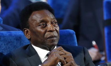 Dalam file foto 1 Desember 2017 ini, legenda sepak bola Brasil Pele menghadiri undian Piala Dunia 2018 di Kremlin di Moskow.  Presiden Brasil mengumumkan hari berkabung nasional atas meninggalnya Pele.