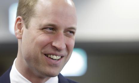 Pangeran William dari Inggris menganggap upaya penyelamatan Bumi dari perubahan iklim lebih penting daripada menghamburkan uang untuk perjalanan wisata ke luar angkasa.